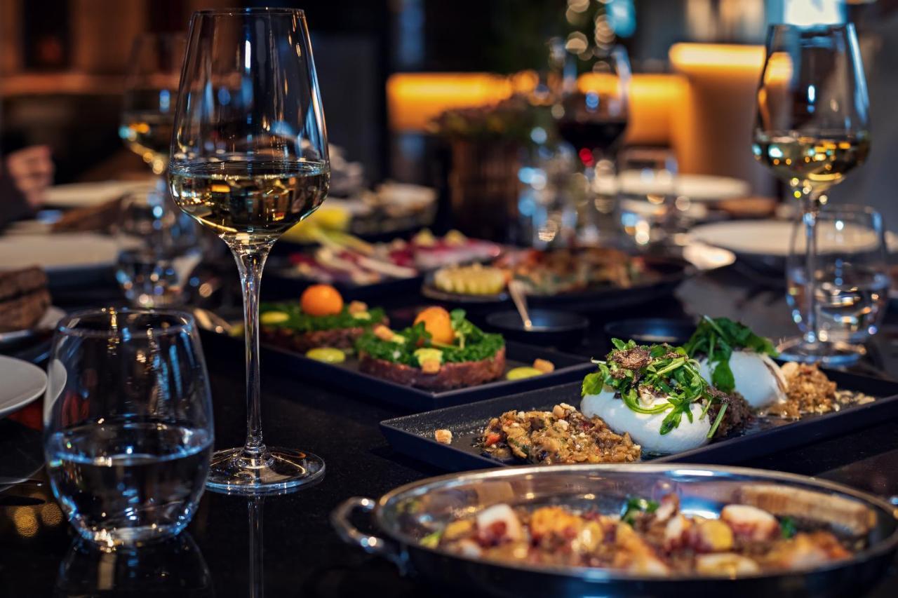 杜塞尔多夫凯悦酒店 外观 照片 A selection of tapas
